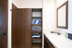 CONDO Q BY TRVL2HM