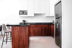 CONDO LT BY TRVL2HM