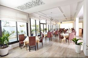 Lescure Business Hôtel and SPA