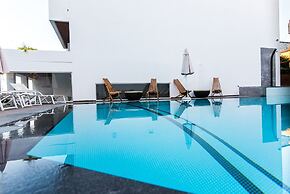 Kahlua Sea View Suites - Adults Only