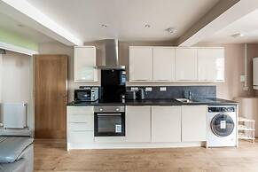 Beautiful 2-bed House in Egremont Milo's Place