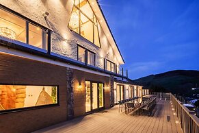 Clwyd Gate Manor Pool Sauna Hottub Cave Wales