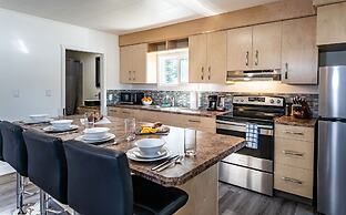 Downie Cottage by Revelstoke Vacations