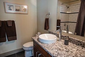 Selkirk Snug by Revelstoke Vacations