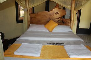 Explore Mara Camp