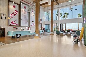 Fuwairit Kite Beach, Tapestry Collection By Hilton