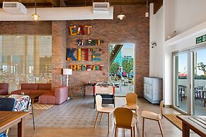 Fuwairit Kite Beach, Tapestry Collection By Hilton