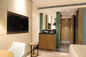 THE CRUZE PREMIUM BOUTIQUE HOTEL