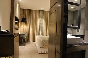 THE CRUZE PREMIUM BOUTIQUE HOTEL