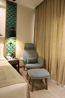 THE CRUZE PREMIUM BOUTIQUE HOTEL