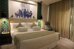THE CRUZE PREMIUM BOUTIQUE HOTEL