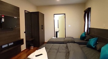 Dolphin Nose Retreat