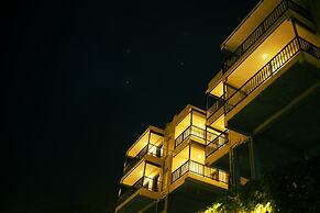 Dolphin Nose Retreat