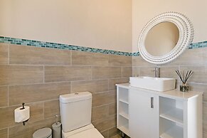 Sea Spray B404 by HostAgents