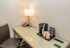 Quality Inn Sunshine Suites