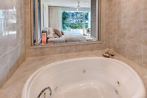 Pavillions 1 - Hamilton Island