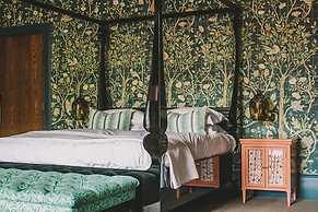 Hampton Manor