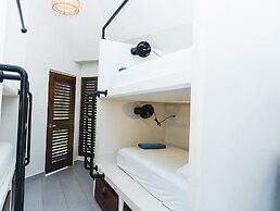 Huku Beach Hostel Hostel Palomino
