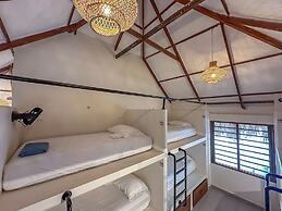 Huku Beach Hostel Hostel Palomino