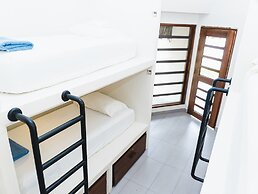 Huku Beach Hostel Hostel Palomino