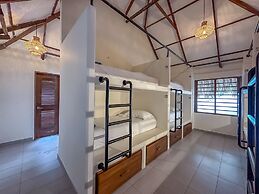Huku Beach Hostel Hostel Palomino