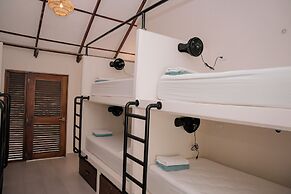 Huku Beach Hostel Hostel Palomino