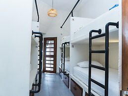 Huku Beach Hostel Hostel Palomino