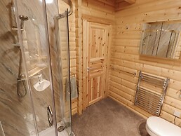Leafy Hollow Lodge