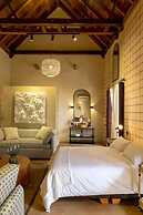 Privado Designer Boutique Hotel