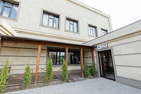281 Hotel & Hostel