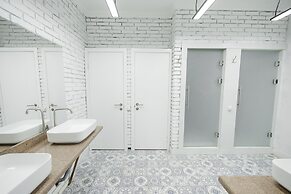 281 Hotel & Hostel