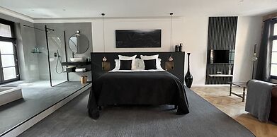 Ennéa - Jacuzzi & Luxury Suites