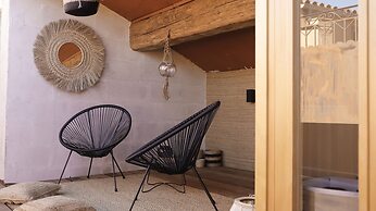 Ennéa - Jacuzzi & Luxury Suites