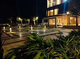 THE SARA HOTEL