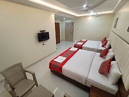 Sri Aswin Grand