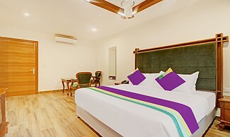 Treebo Premium Vahada