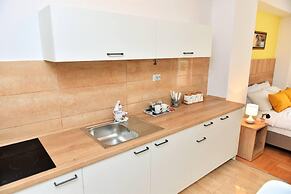 Unique Apartment Leninova