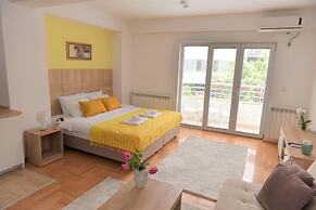Unique Apartment Leninova