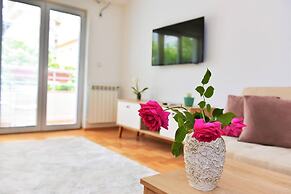 Unique Apartment Leninova