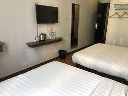 OYO 90668 Joy Inn