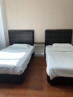 OYO 90668 Joy Inn
