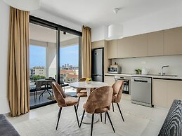 Sanders Elgio - Adorable studio With Balcony