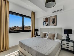 Sanders Elgio - Adorable studio With Balcony