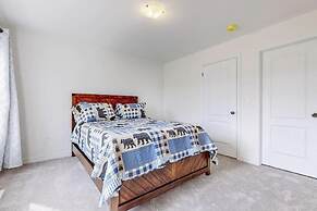 Elegant 3-bedroom House - Bowmanville