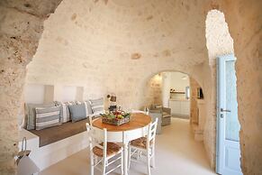 TD Lamiamola Stylish Trulli Lamie With Pool