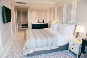 Dekalb Hotel