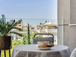 Sanders Elgio - Cute 2-bdr Apt With Balcony