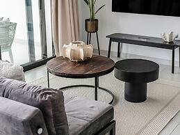 Sanders Elgio - Neat 3-bdr Apt With Rooftop