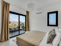 Sanders Elgio - Delightful 2-bdr Apt With Balcony