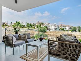 Sanders Elgio - Delightful 2-bdr Apt With Balcony